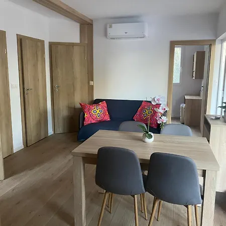 Holiday home Bliss, Cozy Familly Place, On The Seaside, Free Parking, Camp Maslina,