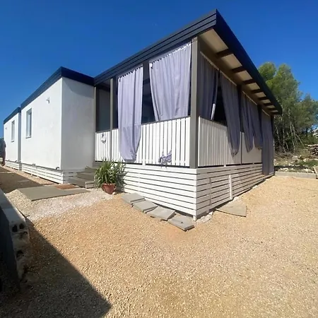 Bliss, Cozy Familly Place, On The Seaside, Free Parking, Camp Maslina, Holiday home *
