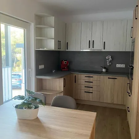 Holiday home Bliss, Cozy Familly Place, On The Seaside, Free Parking, Camp Maslina, *