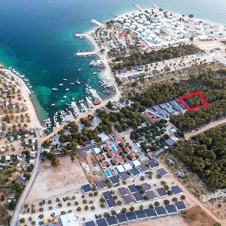 Bliss, Cozy Familly Place, On The Seaside, Free Parking, Camp Maslina, *